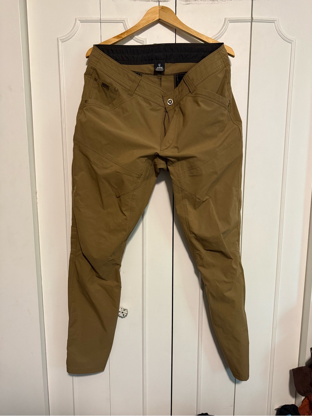 Kuhl Men's Chino-Style Stretch Pants in Olive/Khaki